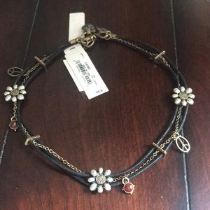 Hippie flower peace sign short necklace